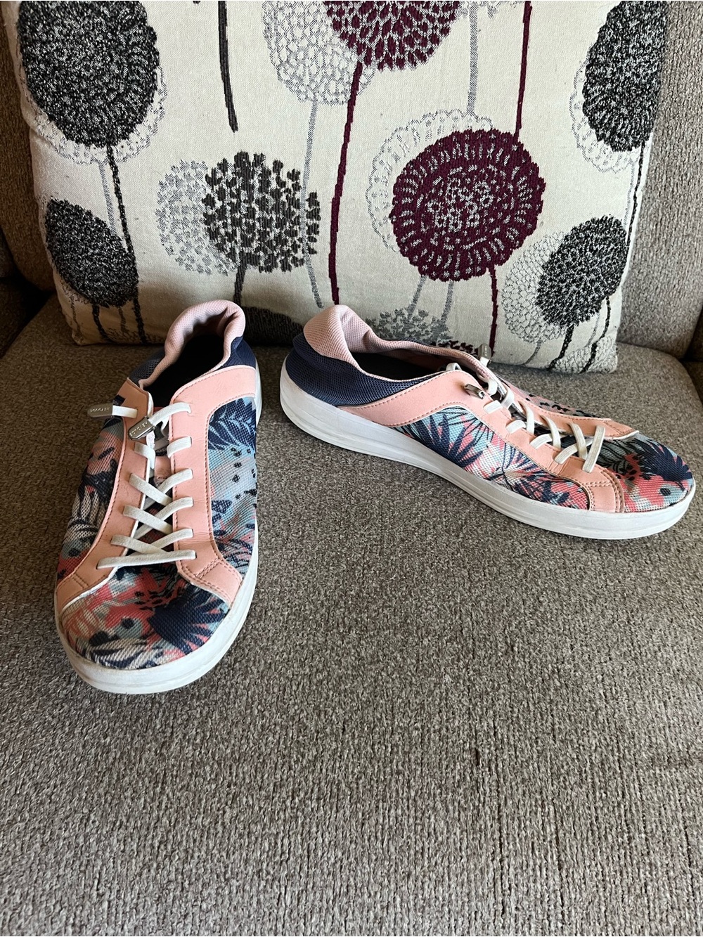 Hey Dude Women’s Karina Breeze Island Blue Coral Slip-on Shoes Size 9